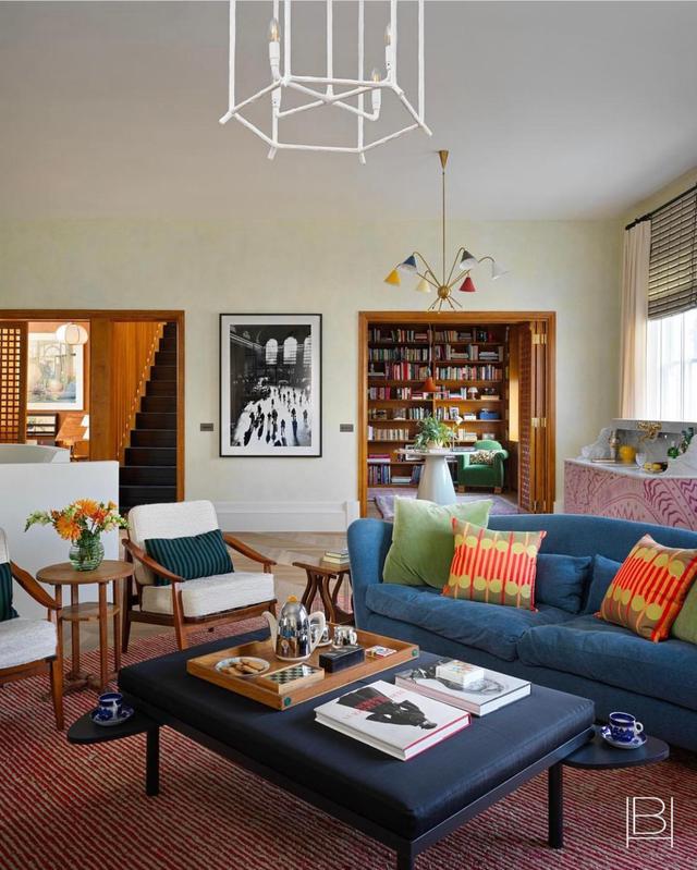 她翻新的伦敦老房子,用缤纷色彩来混搭,每一个空间都非常耀眼