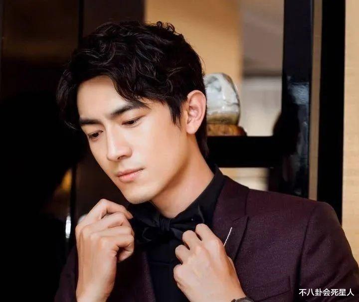 冯绍峰|从冯绍峰身上,我看到了中年男星“放纵”自己的“悲哀”