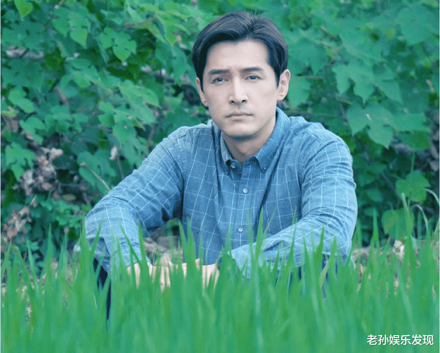 胡歌|胡歌当爸,唐嫣发文:恭喜舅舅舅妈,小姐姐可以陪妹妹玩啦