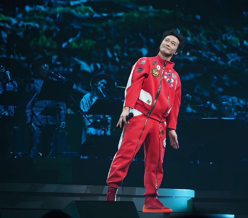 陈奕迅|陈奕迅女儿罕见出镜,与妈妈同框似姐妹,甘比和大女儿也现身了