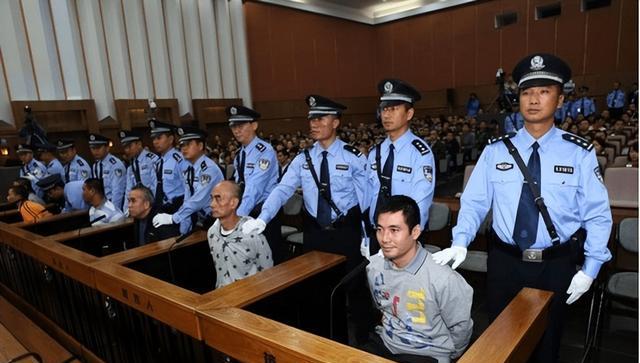 死刑犯枪决时,为什么要准备一辆救护车?难道枪决完要抢救?