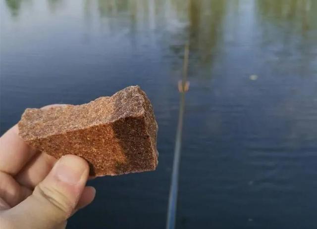 鲫鱼|钓鲫鱼,10种打窝方式,你用过几种?