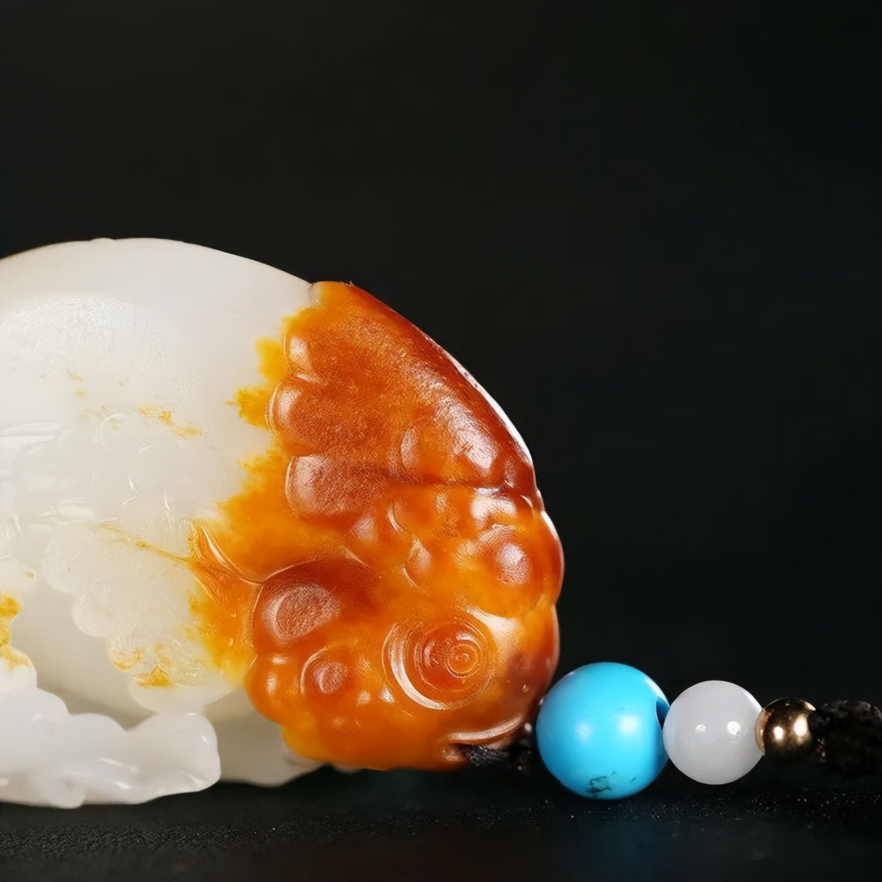 |和田玉籽料的皮色特征