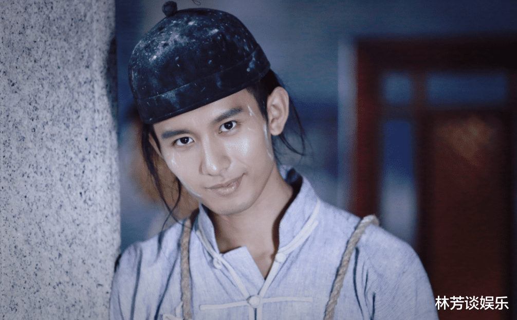 成毅|成毅强势主演,《深潜》却积压两年仍未上线,只因“萤灯”还在?