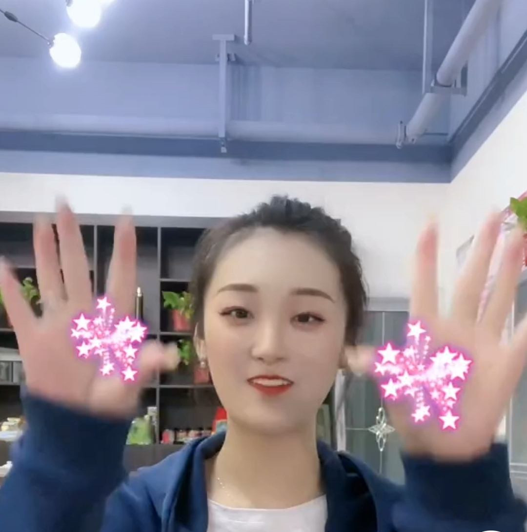 春晚|大衣哥登县级春晚,遭网友恶语相向,陈亚男打电话给朱之文拜年