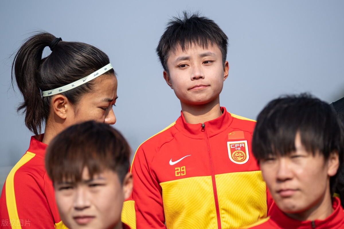 中国女足|3-1逆转！中国女足夺冠功臣2场造2球，表现不逊色王霜