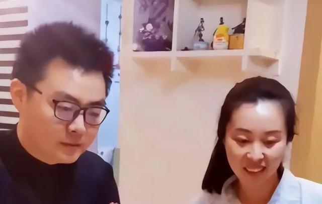 |犀利大王又在拿田静直播说事，曾经的道歉无非是场被迫的虚假表演