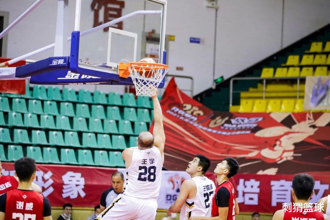 职业教育|身高205体重130！野球场胖虎！职业球员都不一定顶得住... ?