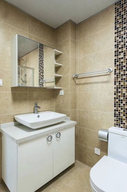 姐姐家新房真漂亮,但摆两辆自行车在客厅当装饰,也太特别了