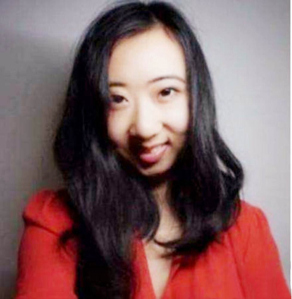 美国|中国女留学生曾扬言美国空气香甜，回国求职碰壁，靠遛狗消磨时间