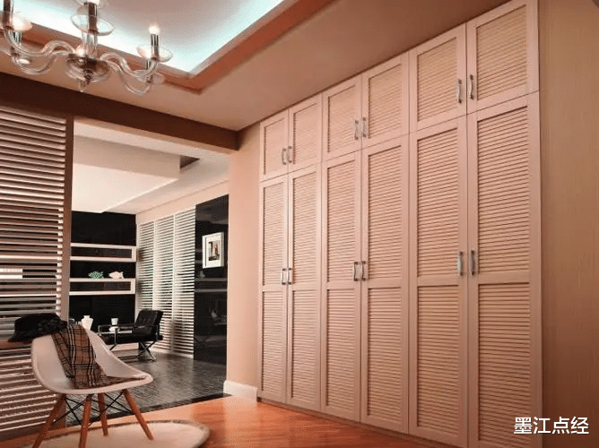 这些东西不要再放衣柜了！会对健康有伤害，看完告诉家里人