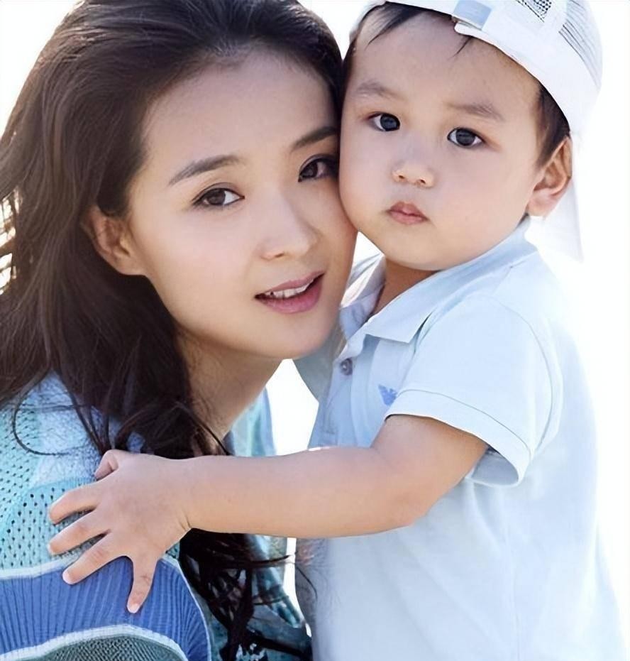 陈飞宇|爸爸颜值拖后腿,全靠美人妈妈力挽狂澜!