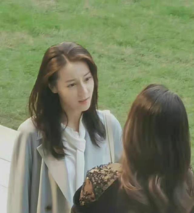 迪丽热巴|迪丽热巴新剧路透曝光，面部状态引担忧，网友：就知道买热搜