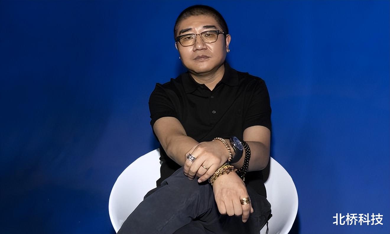 刘强东|刚上任就有新动作？接任刘强东的“花臂”CEO徐雷, 连发两条朋友圈