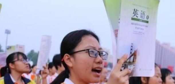 大学生|最受女生欢迎的男友“职业”排名洗牌,榜首意外,公务员无缘前5