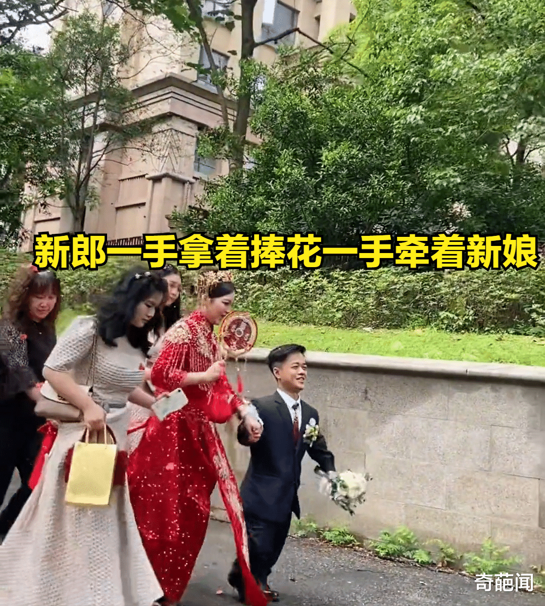 湖北一对新人结婚,因身高差走红引起热议!网友:我又相信爱情了