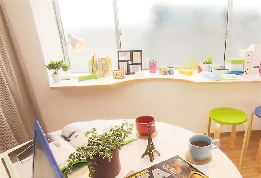 日本五个女生共睡一屋,用棉被隔开当房间,过着极致蜗居的生活