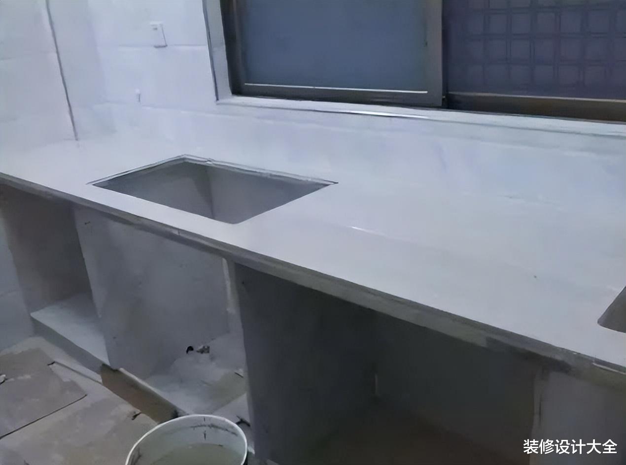 老公坚持做瓷砖砌橱柜,省了几千块,邻居看后求老公帮忙砌一个!