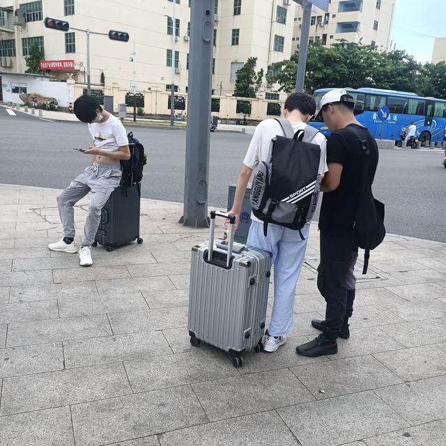 拥抱|中国要有100个华为就好了,但很可能出现第二个都难,为什么?