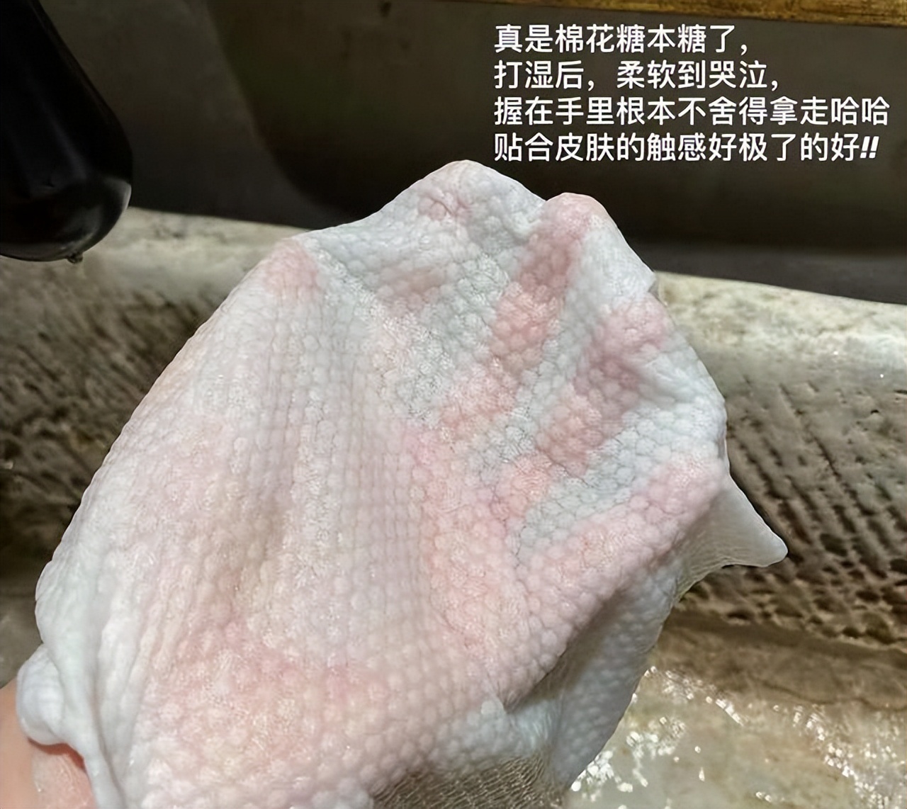 建议大家:马桶上别挂毛巾架了,看看别人怎么做,美观还实用
