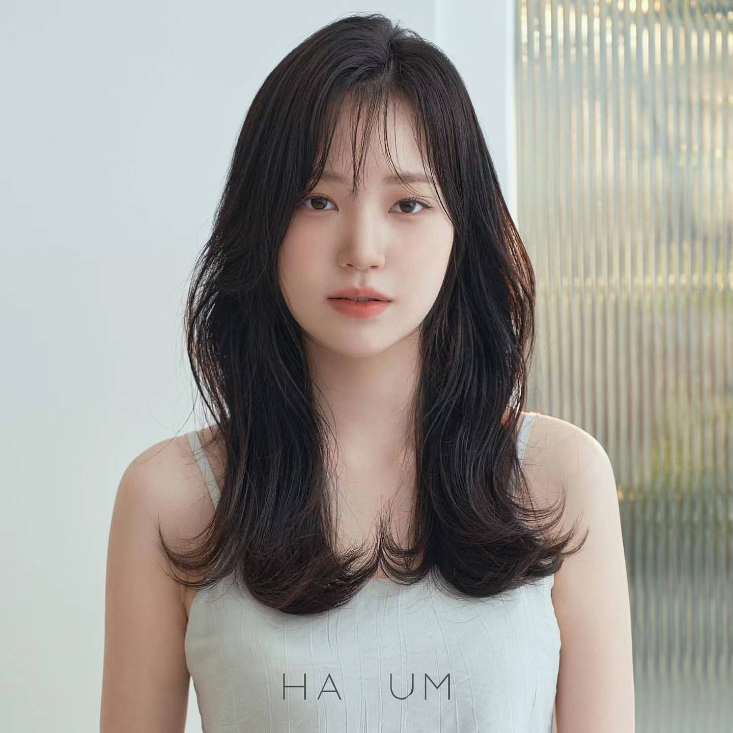 宋祖儿 女生怎样头发不显老？10款只烫型不烫卷的发型，时尚减龄又显气质