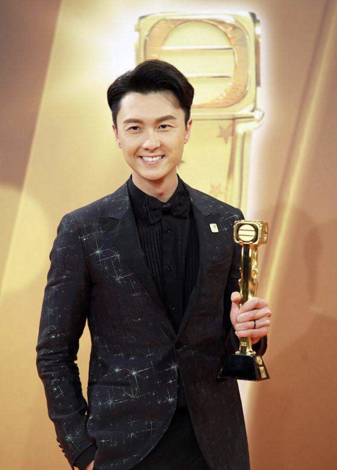 陈自瑶|港媒曝陈自瑶王浩信正式签字离婚,将共同抚养10岁女儿