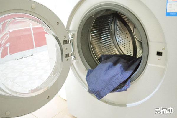 洗衣粉和洗衣液，哪个洗得更干净？区别很明显，以后别用错了