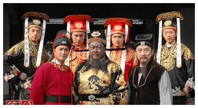 包青天|《包青天》幕后，金超群何家劲沟通困难，10集剧情硬加成236集