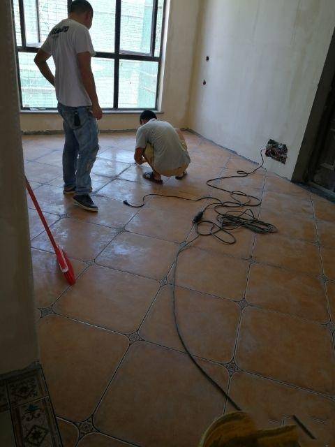 老妈坚持要负责新房装修,媳妇看完“嗷”的一声被气到,真糟心!