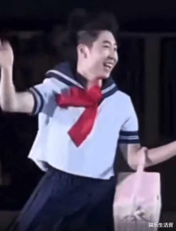 金博洋|金博洋晋级男单,被扒女装花滑黑历史,网友:张国伟同款出厂设计