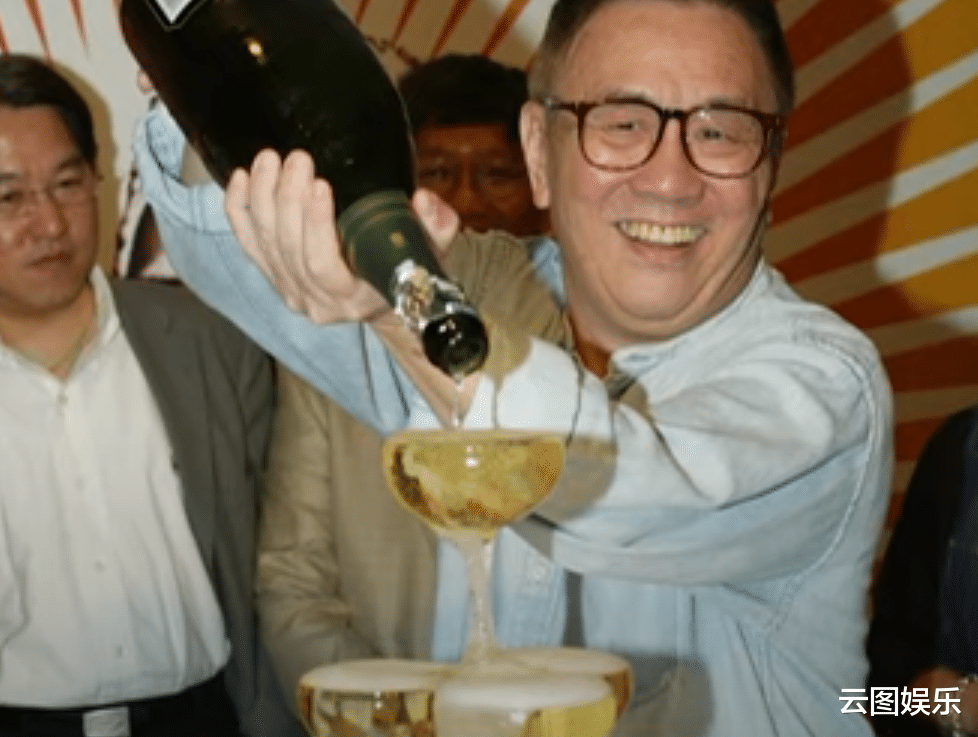 黄霑|黄霑女儿现身考摩托驾照,46岁打扮朴素,未继承父亲遗产自力更生