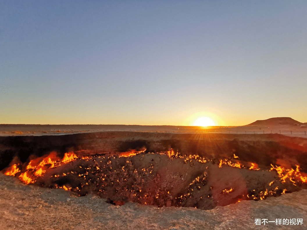 每天都在“烧钱”的坑洞,燃烧50年还未扑灭,每年烧掉500亿元