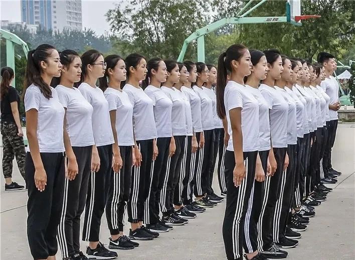 求职|“天坑专业”受害者有多惨?有的改行卖烤肠了,考生们别踩雷!