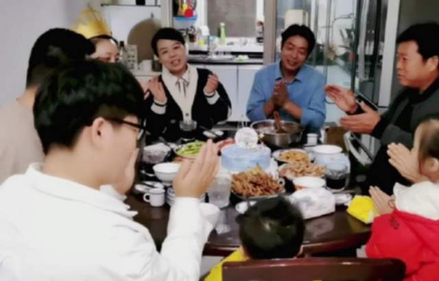 带货|不忍了？熊磊开直播带货正面回怼网友，称不喜欢我可以不买啊