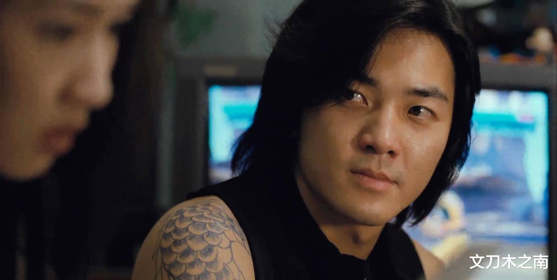 郑伊健|54岁郑伊健现身电影首映礼,穿6000多名牌男鞋,风采不减当年?