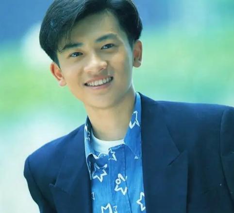 苏有朋|48岁的苏有朋面部发福疑整容,西装裤穿得全是褶,网友:像大棉裤