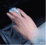 |钓鱼被咬了，不过钓到了一条招财龙鱼，不亏..