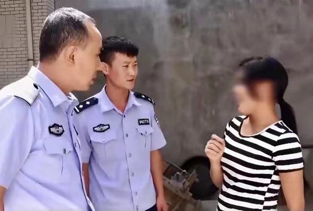2016年,妙龄美女嫁给陕西老光棍,却从不出门,村民发现其中的问题
