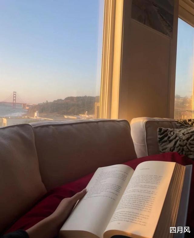 私人飞机|谷爱凌外婆在私人飞机上健身!晒豪宅中悠闲看书,祖孙俩搞怪合照