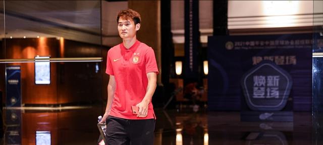 中超|报到第2天，中超第1新主力诞生！中韩国脚首次合作，泰山双腰爆发