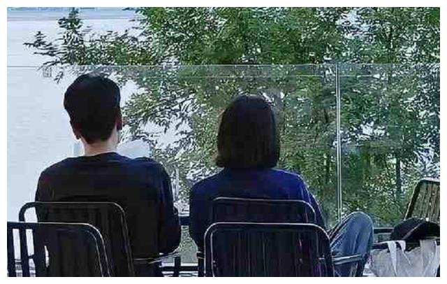 高圆圆|高圆圆健身房练到气喘吁吁,臀部紧翘小腰显性感,长腿又细又直