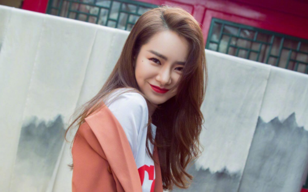 戚薇|戚薇：读书时情书收到手软，本以为是太自恋，看完旧照，惊艳了