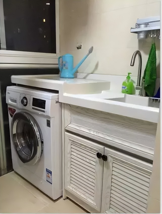 阳台就这样装,轻松多出一间洗衣房,漂亮又实用