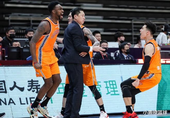 上海男篮|11中2拿8分6犯！上海队惨败揪出罪魁祸首，李春江为自信付出代价