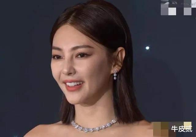 姐姐|明明“优雅自然”,却偏要“硅胶脸”的5大女星,个个苦不堪言