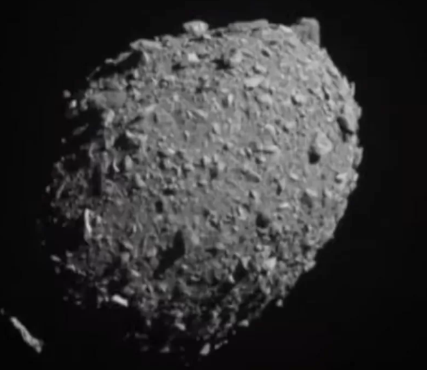 NASA进行防御实验，以飞行器直接撞击小行星