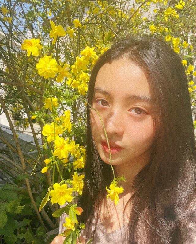 滕华涛|51岁工藤静香拿错色号脸显干瘪，脚踝快细过手腕，穿牛蹄靴遭吐槽