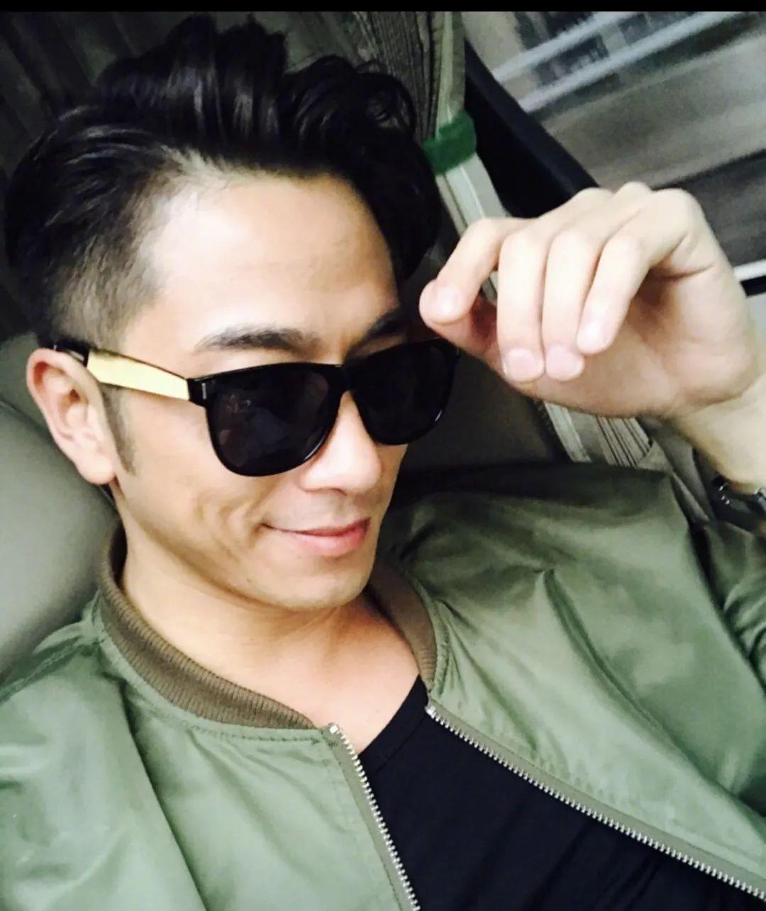 吴卓羲|43岁吴卓羲状态依旧，参加披荆斩棘的哥哥，路透状态好