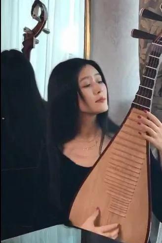 田海蓉|田海蓉:母亲去世,独自抚养女儿,47岁依旧单身