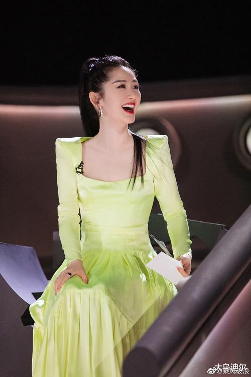 姐姐|你若真有本事，就把《乘风破浪》的姐姐都QU回家，你亲自上手调教